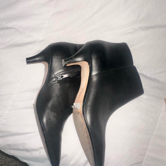 Clarks Sleek Black Ankle Booties - Picture 2 of 3